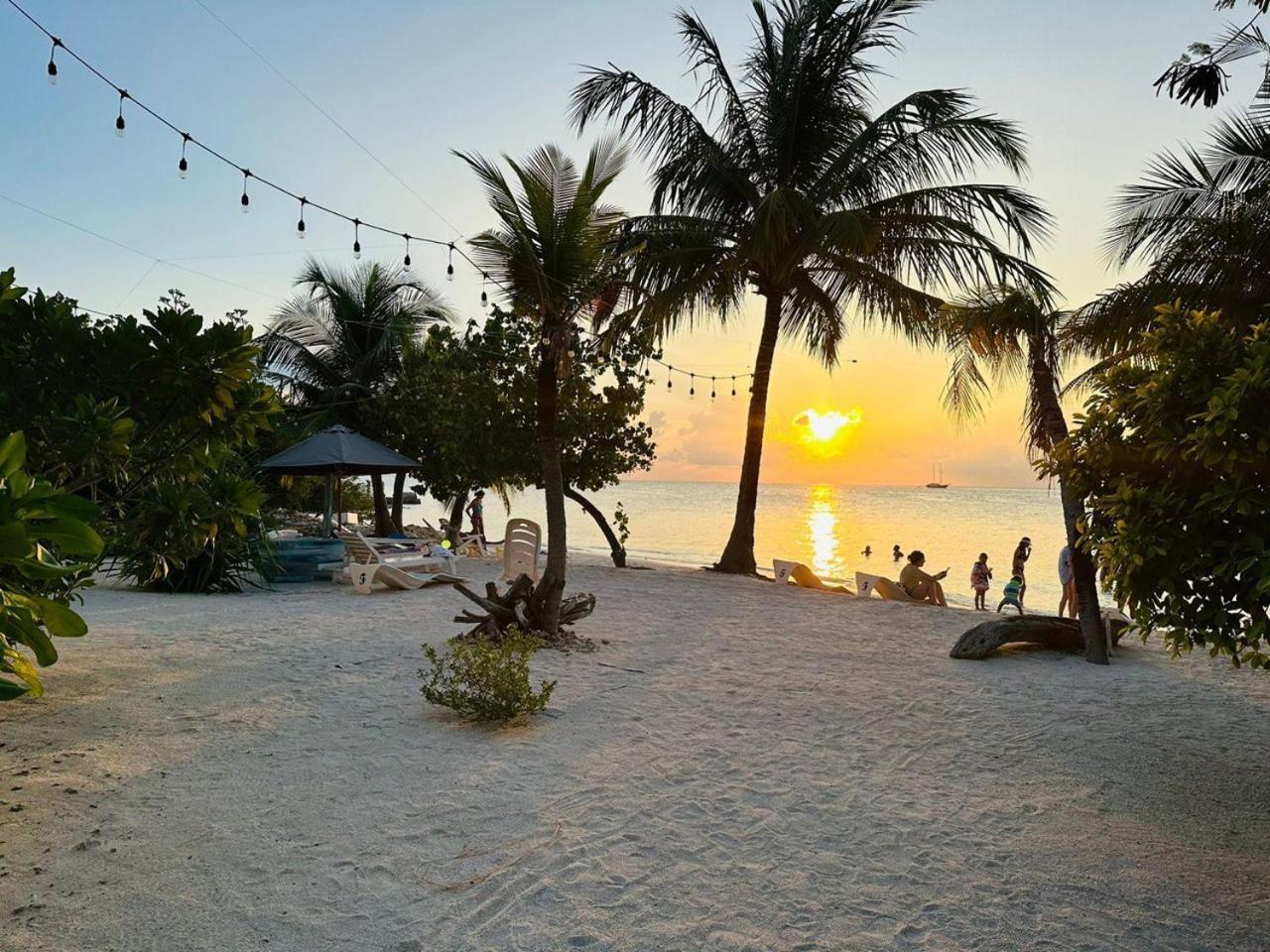 The Sunset Villa Dhiffushi Exterior photo