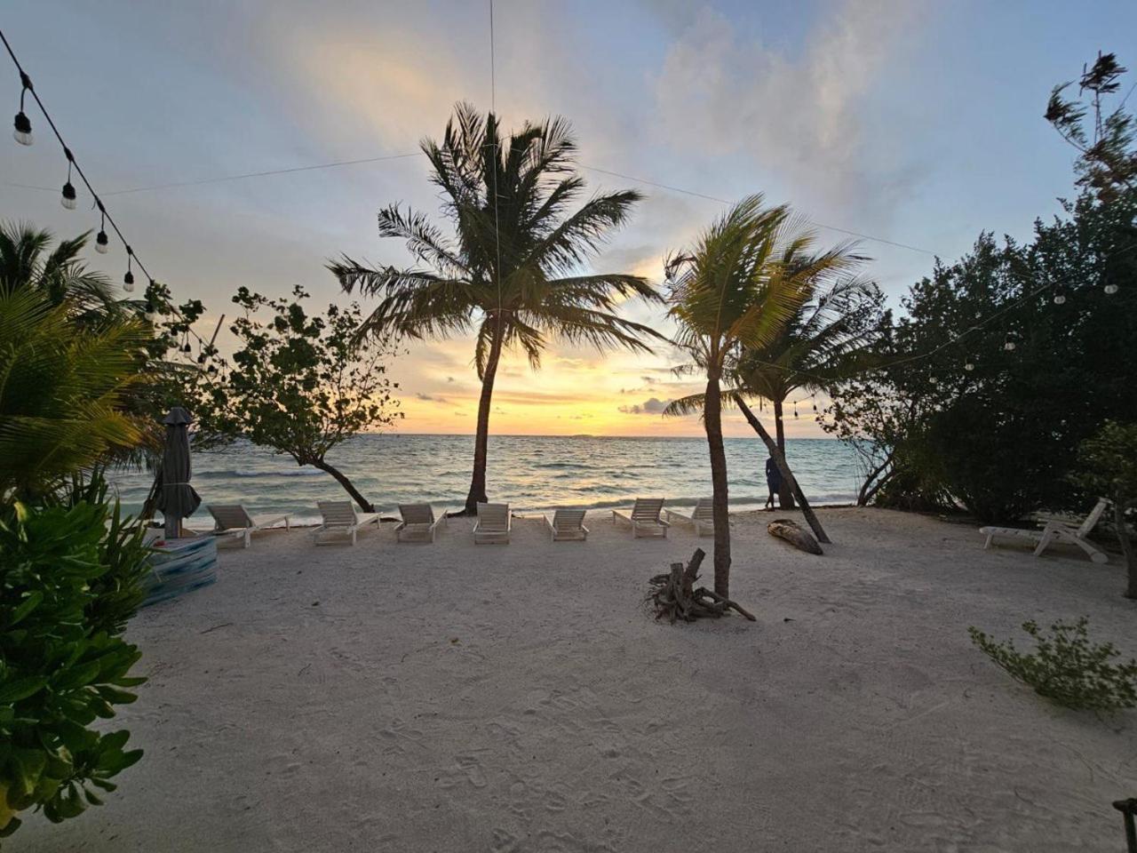 The Sunset Villa Dhiffushi Exterior photo