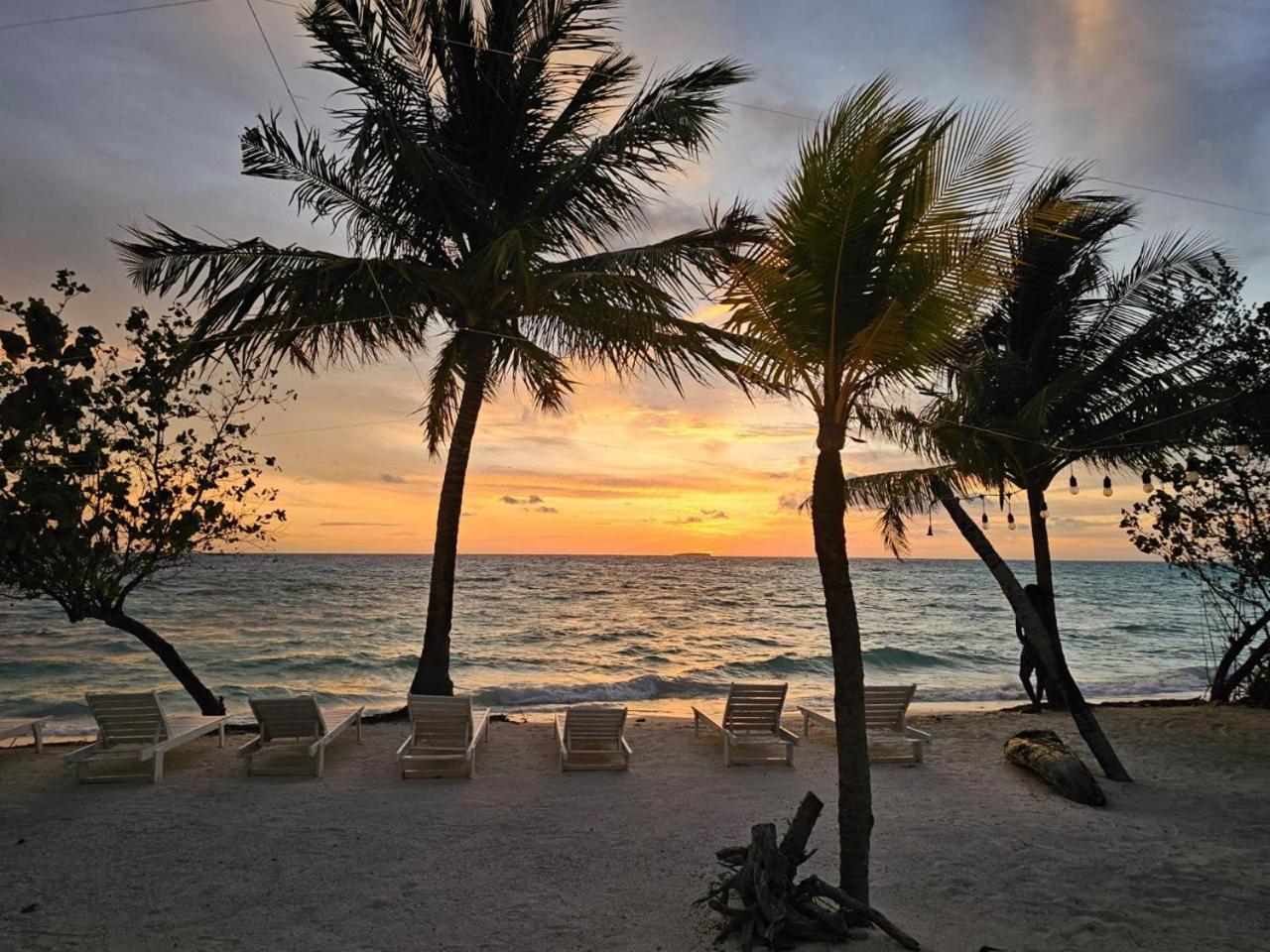 The Sunset Villa Dhiffushi Exterior photo